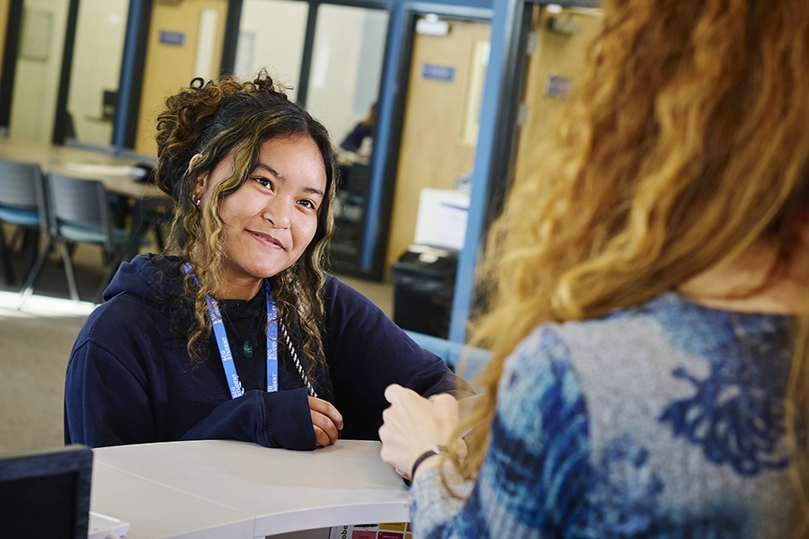Student in English bridge Campus LRC