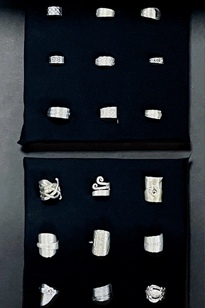 Lily Ring Display