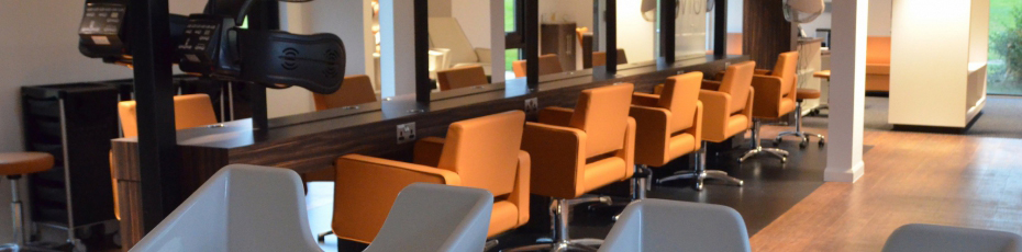 Enjoy a range of luxury hair services and beauty treatments with trainees or senior therapists and stylists using industry brands.